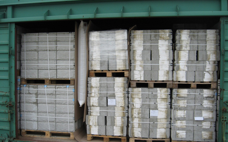 Прием и отправка грузов в крытых вагонах